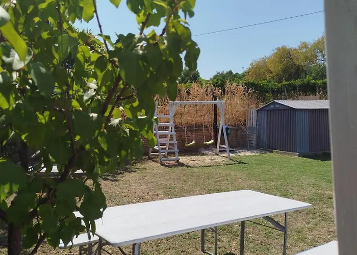 Slowcasa - Garden & Pool Chalet *